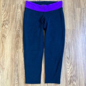 Leggings with purple top